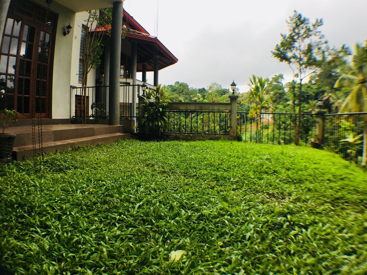 Villa Familia Канди Экстерьер фото